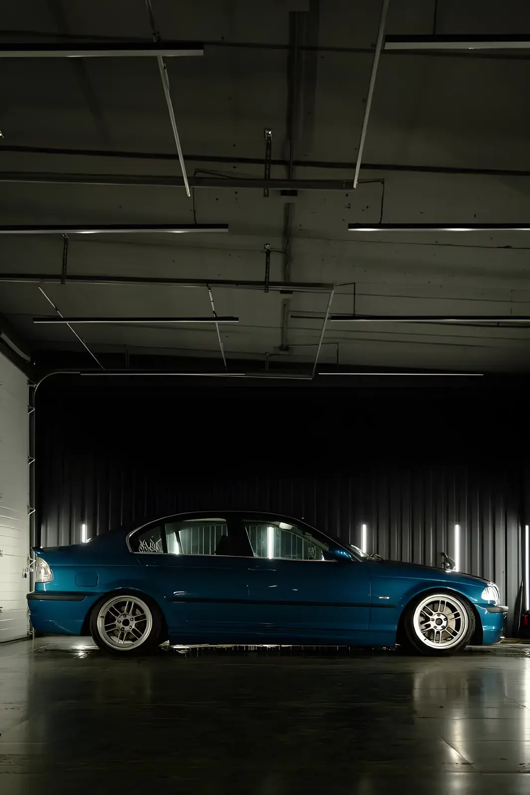 BMW E46 в боксе Глянец